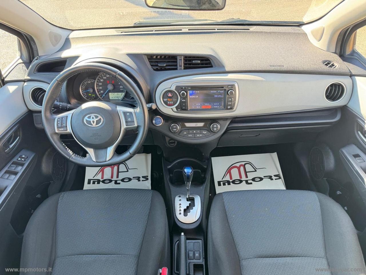 TOYOTA YARIS LOUNGE HYBRID 1.5 75CV