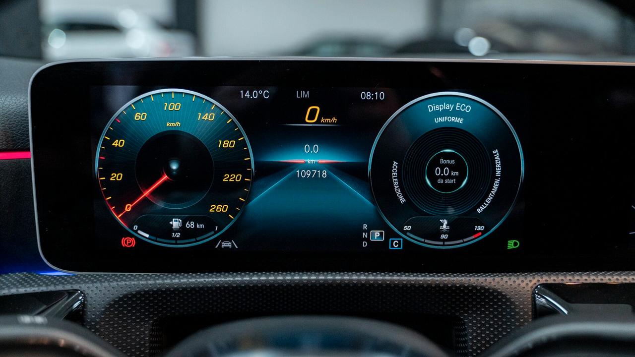 Mercedes-benz A 180 D PREMIUM PLUS AMG TETTO PACK LUCI XENO NAVI FULL