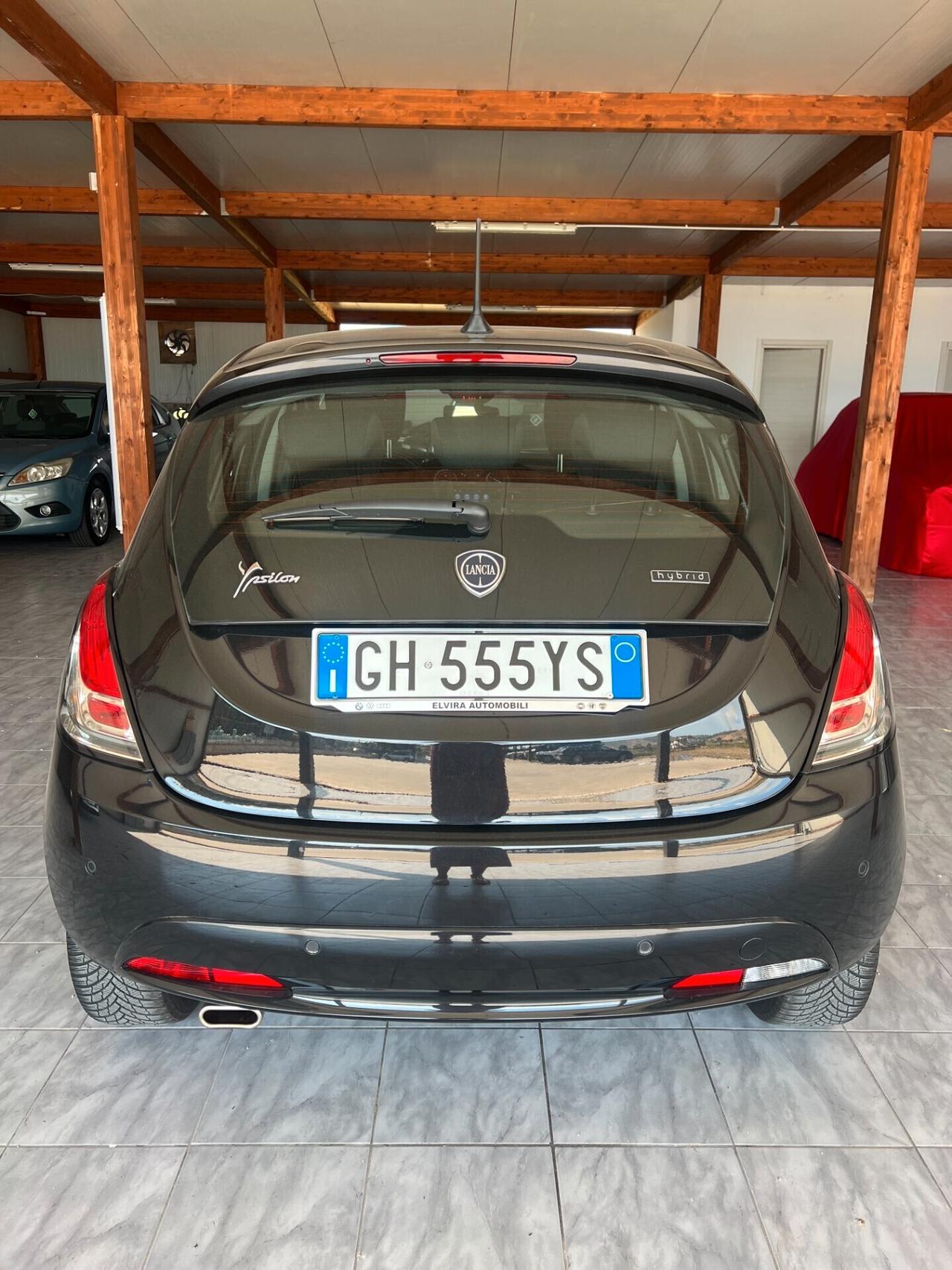 Lancia Ypsilon 1.0 FireFly 5 porte S&S Hybrid Ecochic Gold