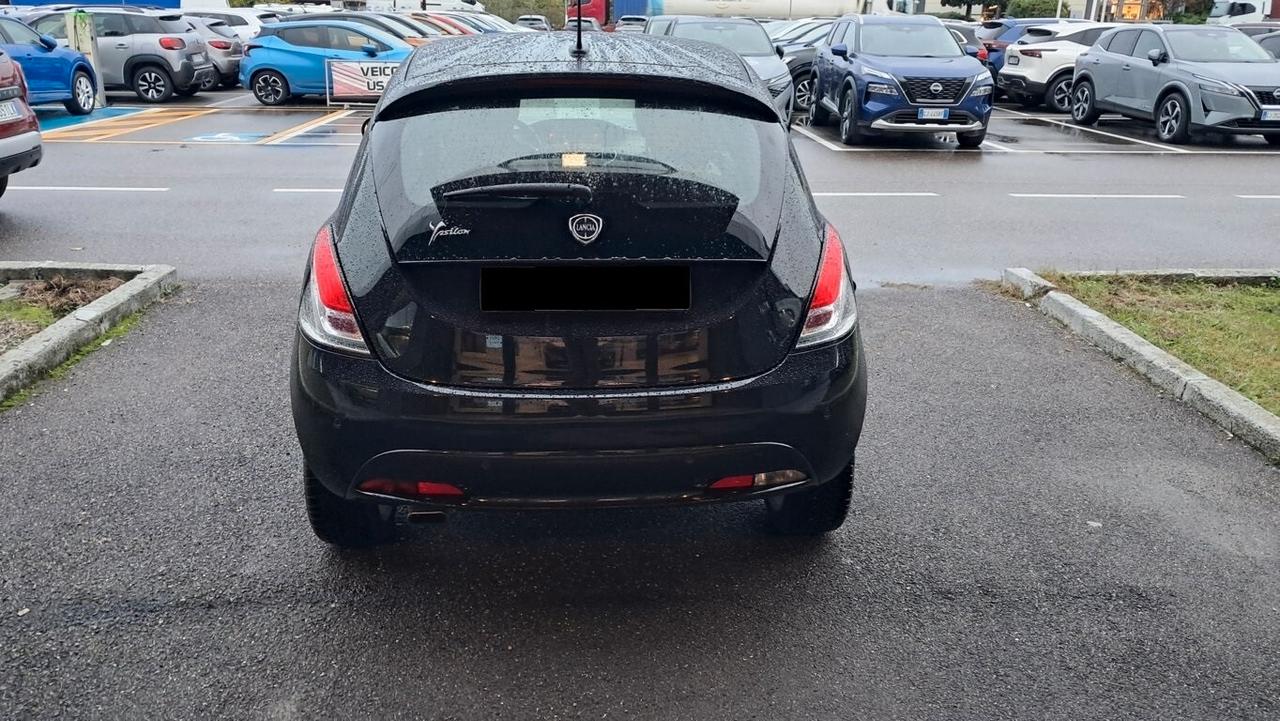 Lancia Ypsilon 1.2 69 CV 5 porte Platinum - FD535