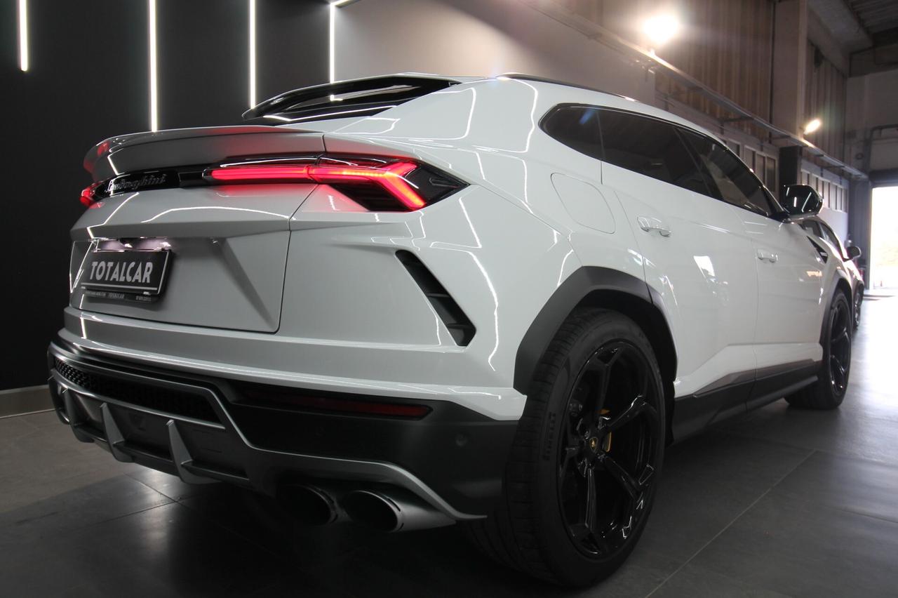 LAMBORGHINI URUS 4.0 650 CV