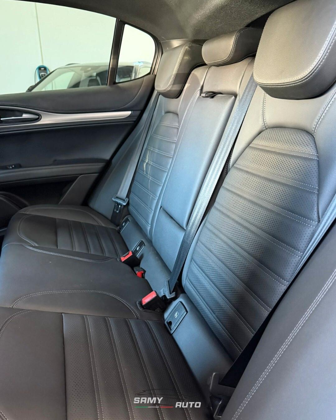 Alfa Romeo Stelvio 2.2 Turbodiesel 160 CV AT8 RWD Veloce