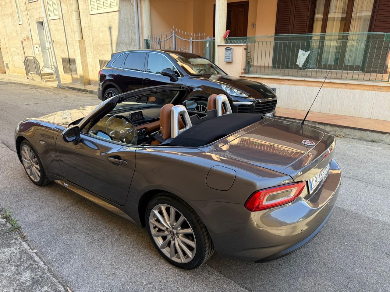 Fiat 124 Spider 1.4 MultiAir America iva esposta