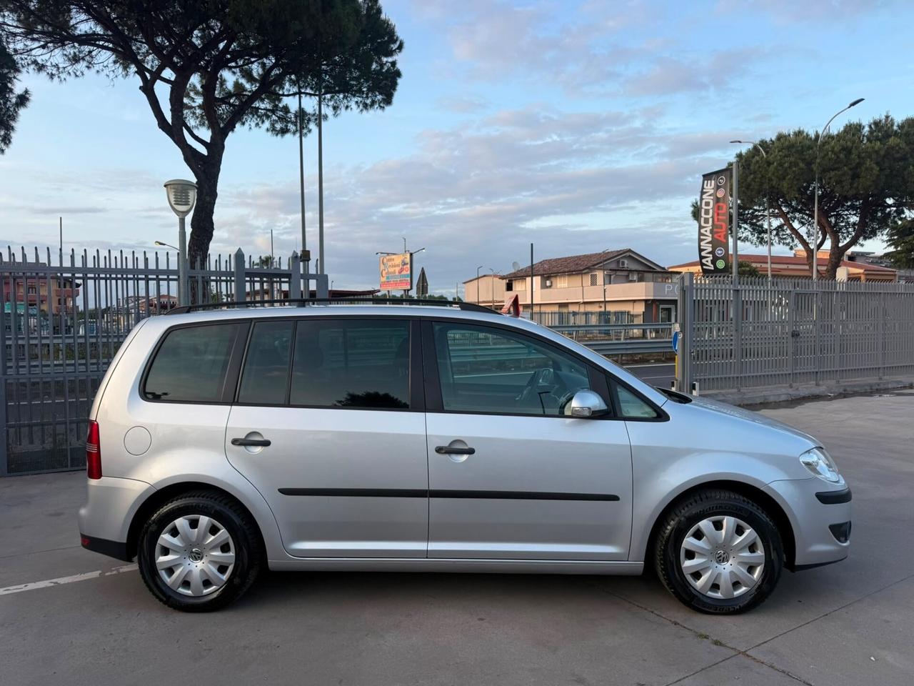 Volkswagen Touran 1.6 GPL full optional