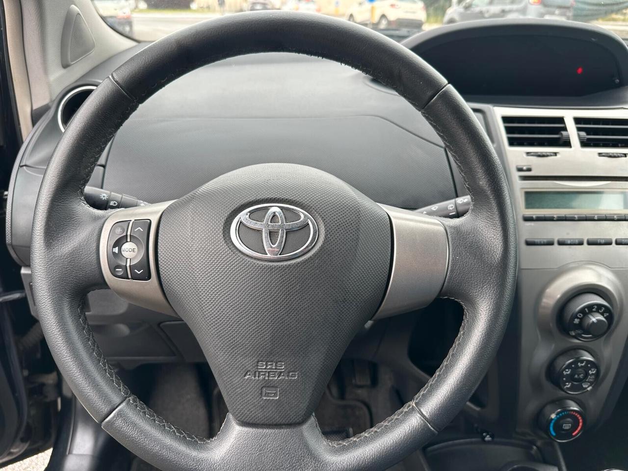 Toyota Yaris 1.4 D-4D 5 porte Sol SOLI 60.000 KM REALI PARI AL NUOVO!!!