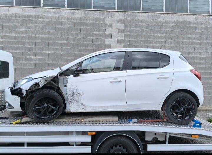 Opel Corsa 1.4 90CV GPL Tech 5 porte Cosmo