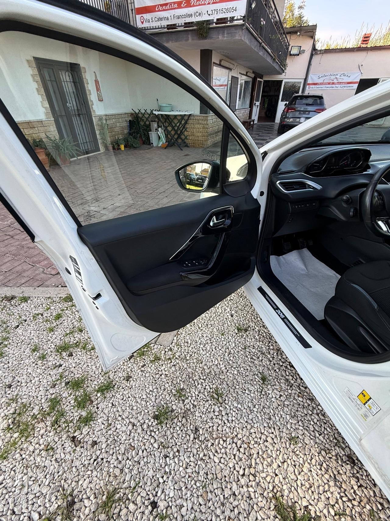 Peugeot 208 1.4 HDi 68 CV 5 porte Allure