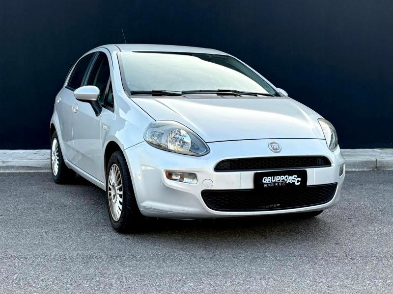 Fiat Punto 5 Porte 1.2 BENZ 69 CV Lounge ADATTA NEOPATENTATI