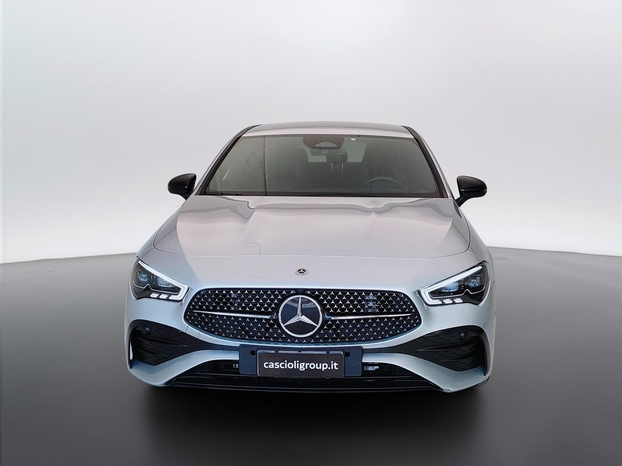 Mercedes-Benz CLA Coupe - C118 2023 - CLA Coupe 200 d AMG Line Premium auto