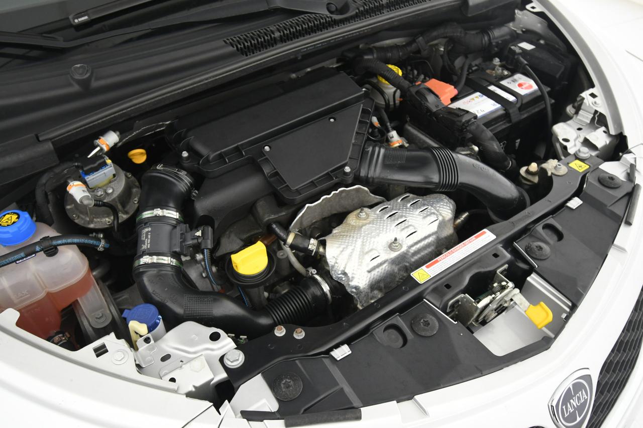 LANCIA Ypsilon 1.3 mjt Silver s&s 95cv X COMMERCIANTI+NEOPATENTATI+BLUETOOTH