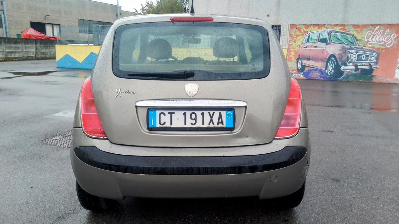 Lancia Ypsilon 1.2 BZ neopatentati 2005