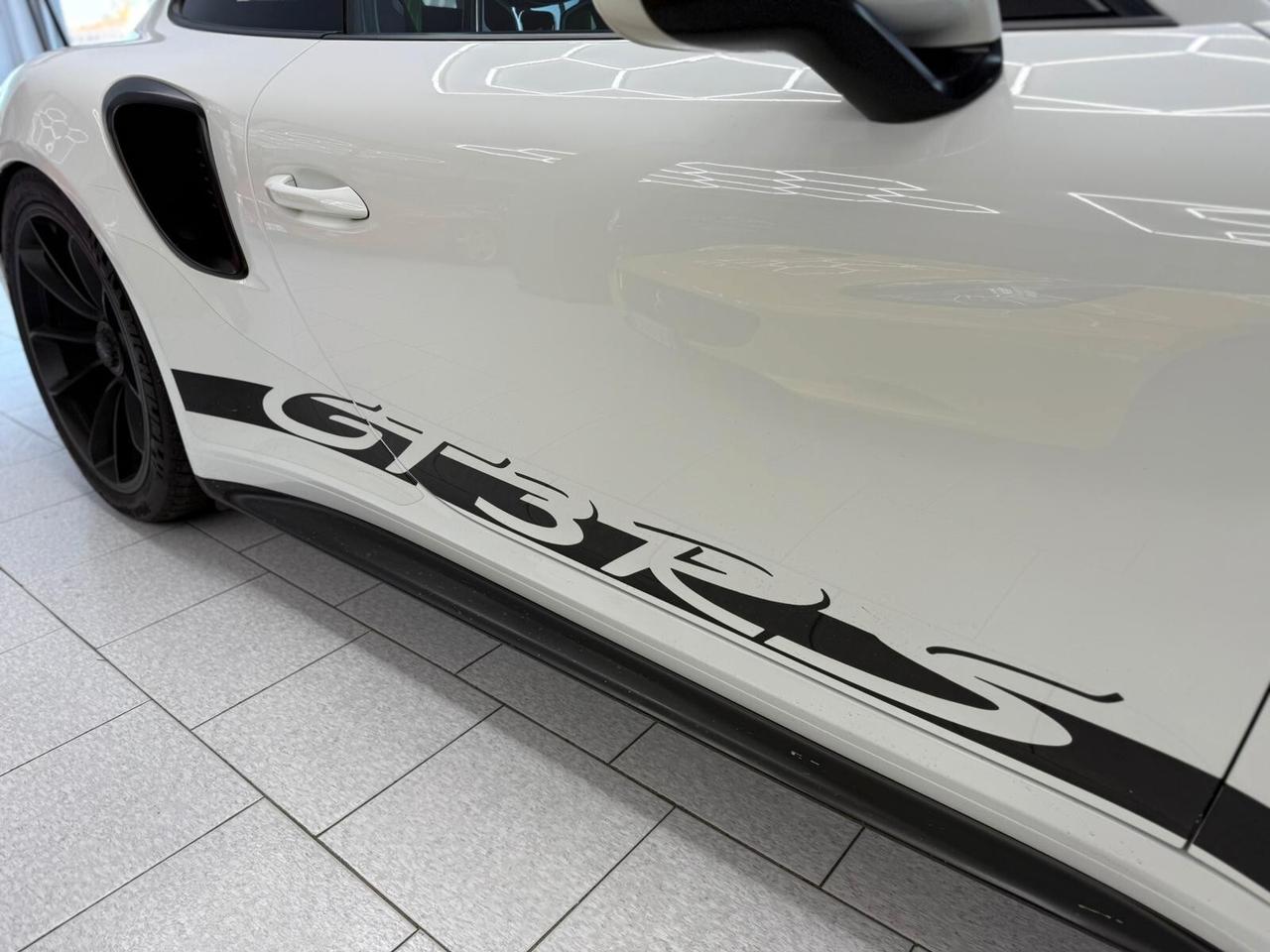 PORSCHE 911 GT3 RS
