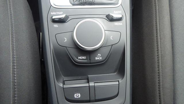 AUDI Q2 35 TDI quattro S-Tronic