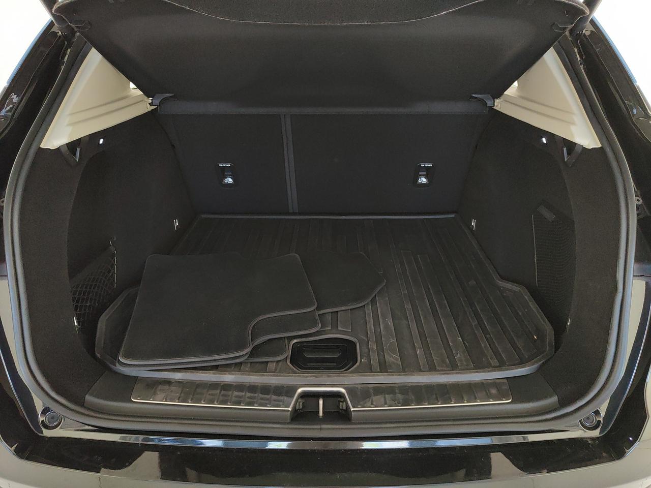 LYNK & CO 01 1.5 td phev auto