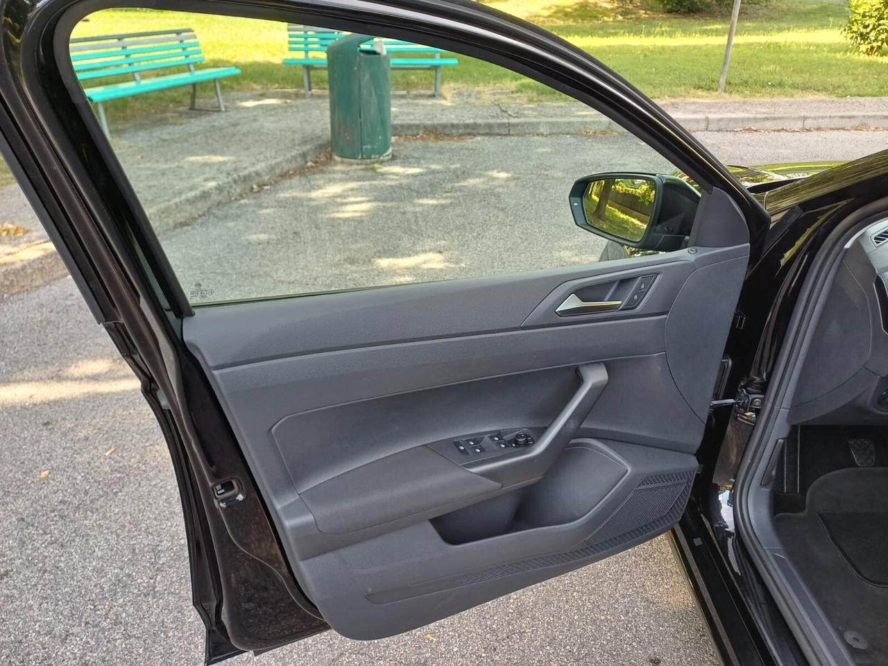 Volkswagen Polo 1.0 MPI 65 cv 5 porte Trendline BMT