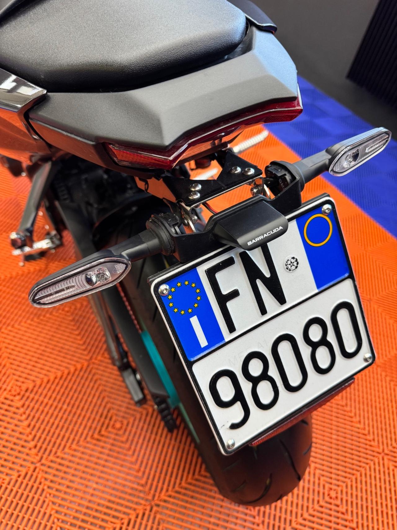 Yamaha MT-09 Y-AMT 900cc 120 cv