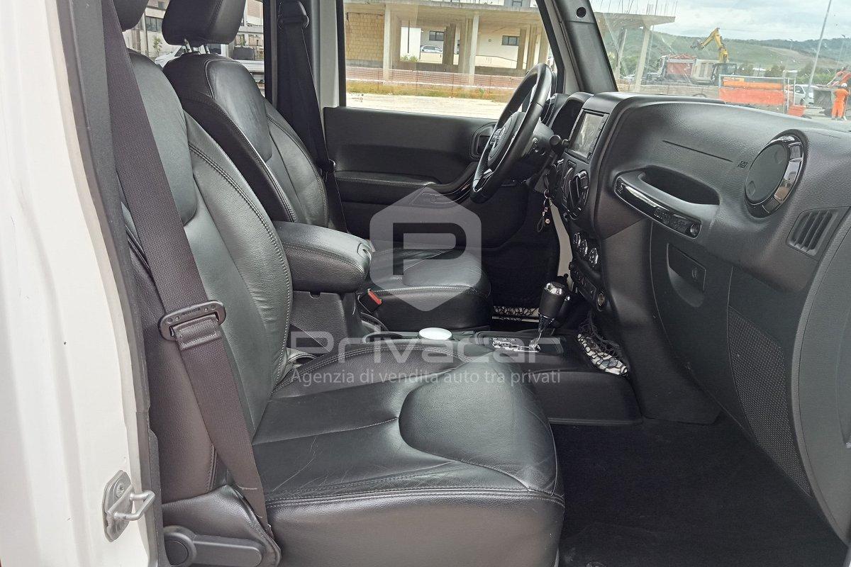JEEP Wrangler Unlimited 2.8 CRD DPF Sahara Auto