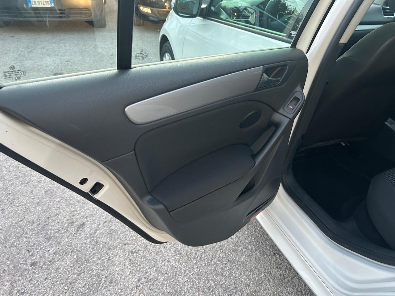 Volkswagen Golf 1.6 TDI DPF