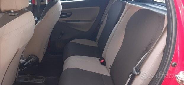 Lancia Ypsilon 0.9 TwinAir 85 CV 5 porte Metano Ecochic Elefantino