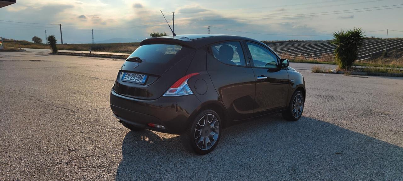 Lancia Ypsilon 1.2 69 CV 5 porte GPL Ecochic Gold