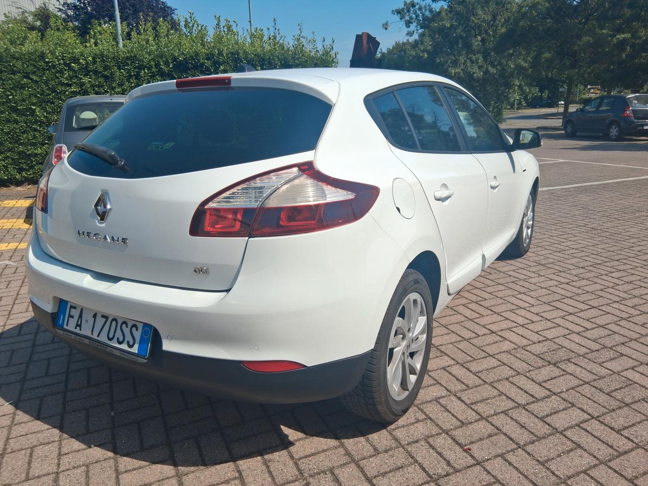 CELL 320 147 1147 WUATSAPP 3276540940. Megane Mégane 1.5 dCi 95CV SporTour Limited
