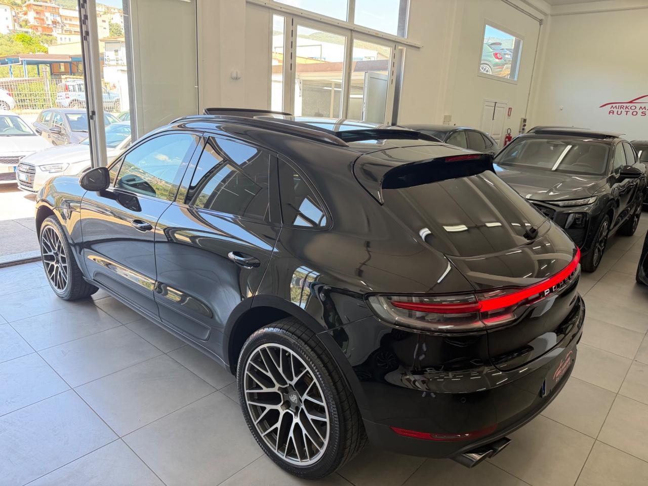 Porsche Macan 2.0 245 TETTO FULL finanziabile
