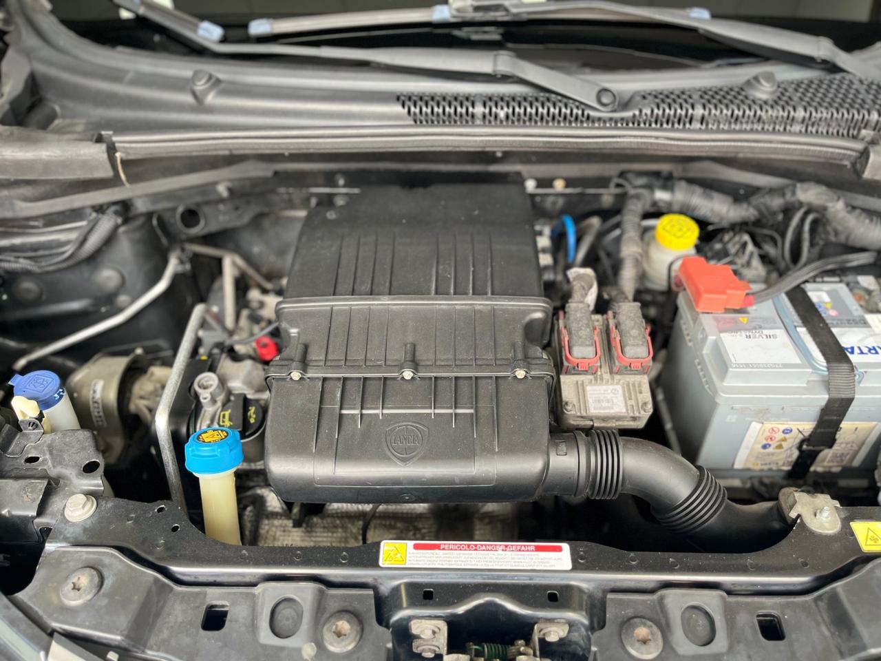 Lancia Ypsilon 1.2 69 CV 5 porte S&S Platinum