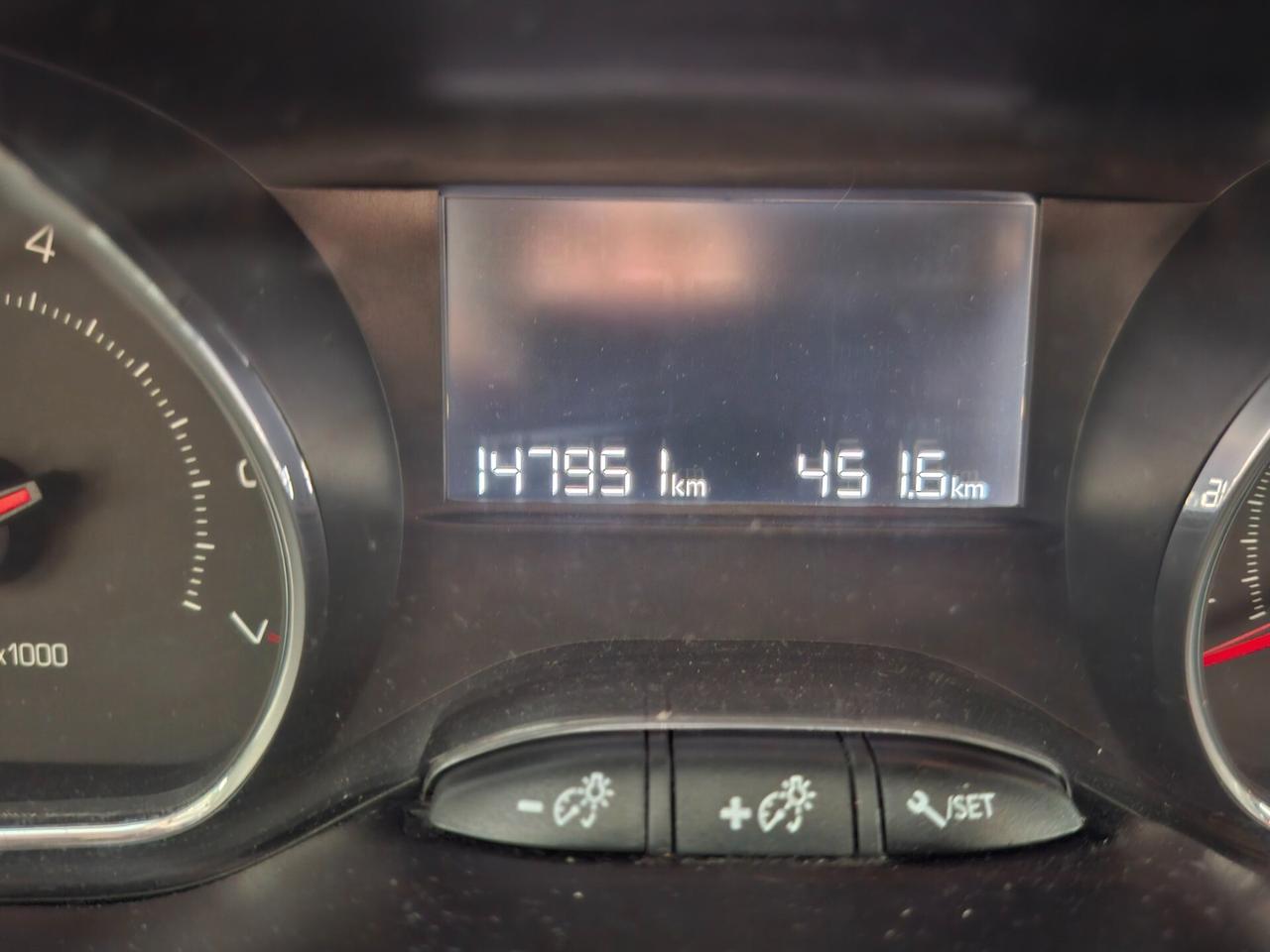 Peugeot 208 1.2 VTi 82 CV 5 porte Access