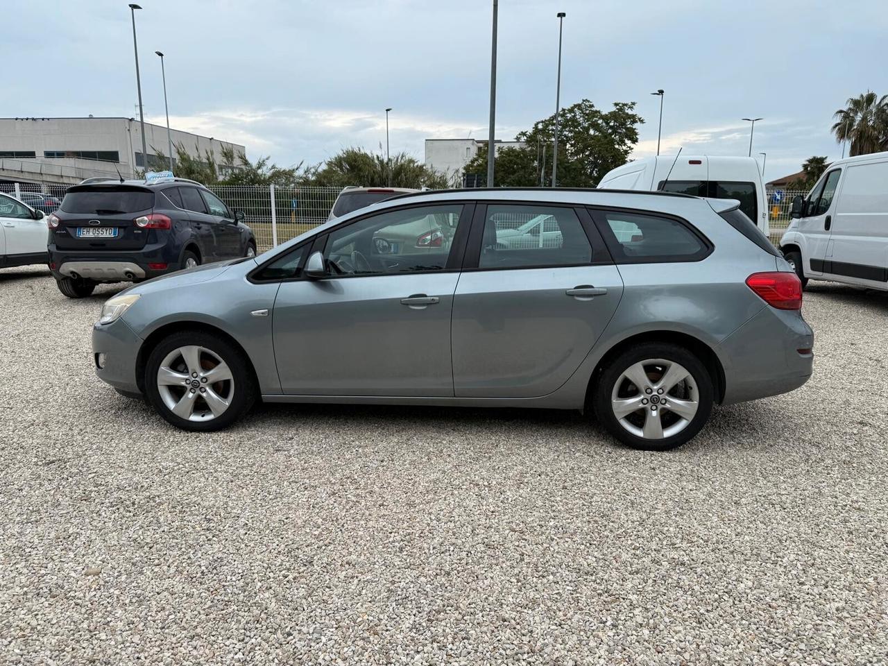 Opel Astra 1.4 100CV Sports Tourer Cosmo