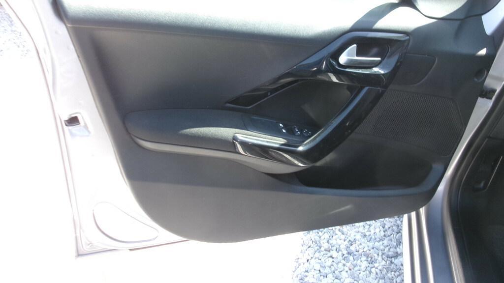 Peugeot 208 5 Porte 1.2 PureTech Allure
