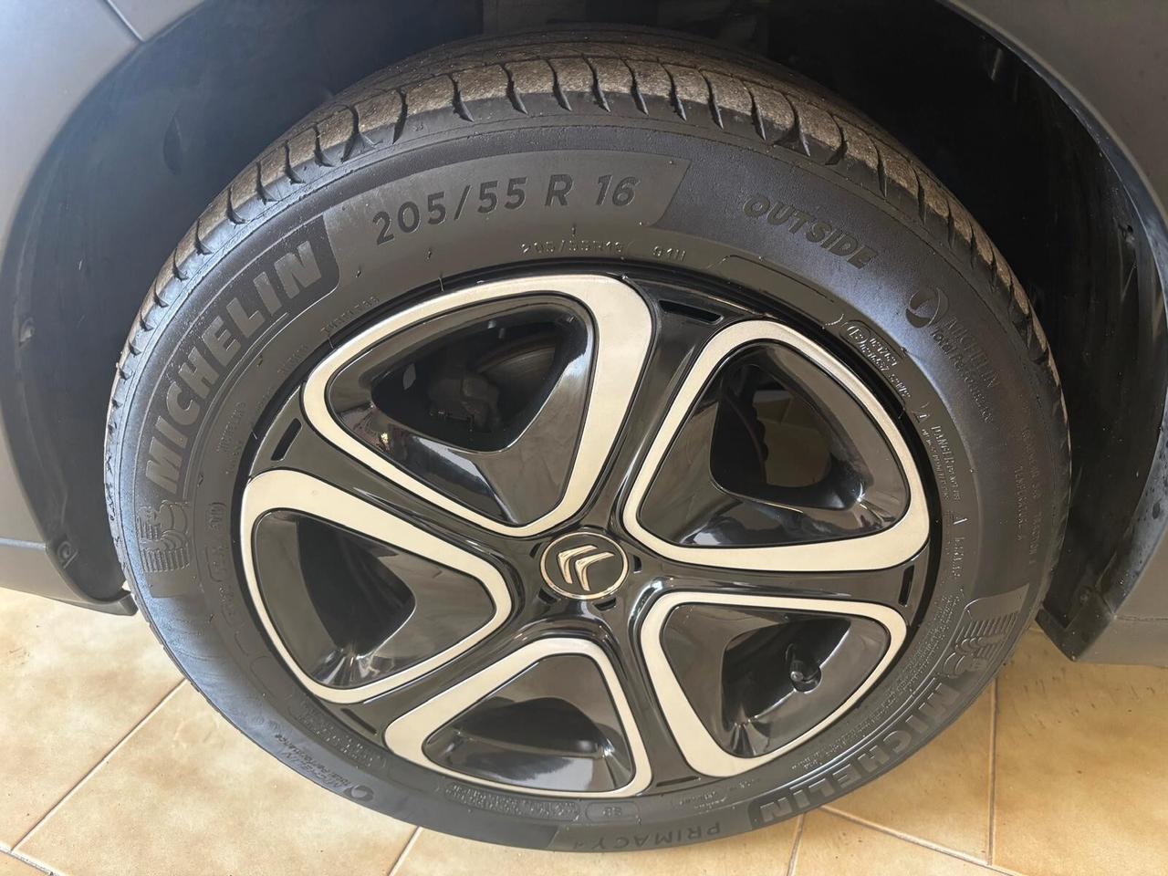 CITROEN C3 ANNO 2019 BZ 1.2 ADATTA NEOPATENTATI KM 63 MILA