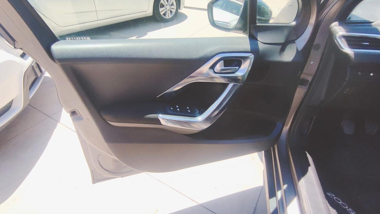 Peugeot 2008 BlueHDi 120 S&S Black Matt