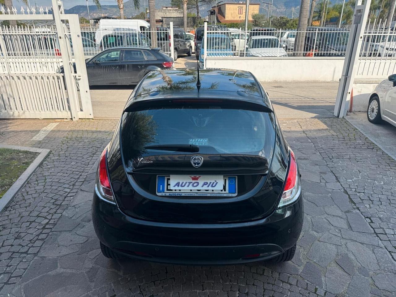 Lancia Ypsilon 0.9 TwinAir 85 Metano Ecochic Silver