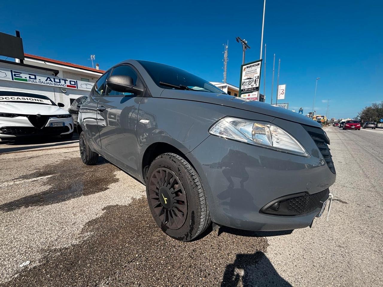 Lancia Ypsilon 0.9 TwinAir 85 CV 5 porte Metano Ecochic Elefantino