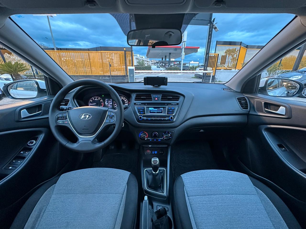 HYUNDAI i20 1.2 84 CV 5 porte Econext Login