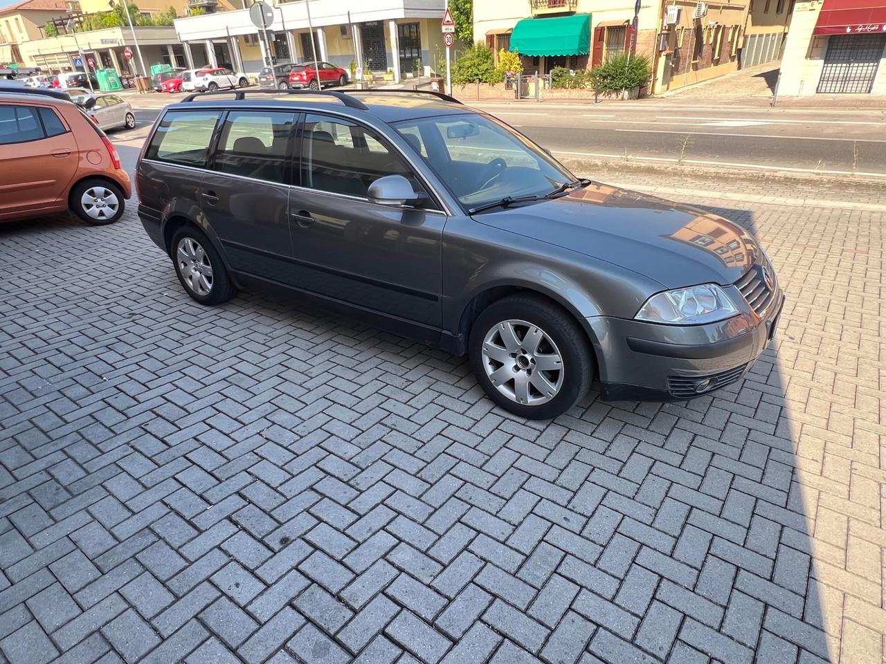 Volkswagen Passat 1.9 TDI/101 CV Var. Business