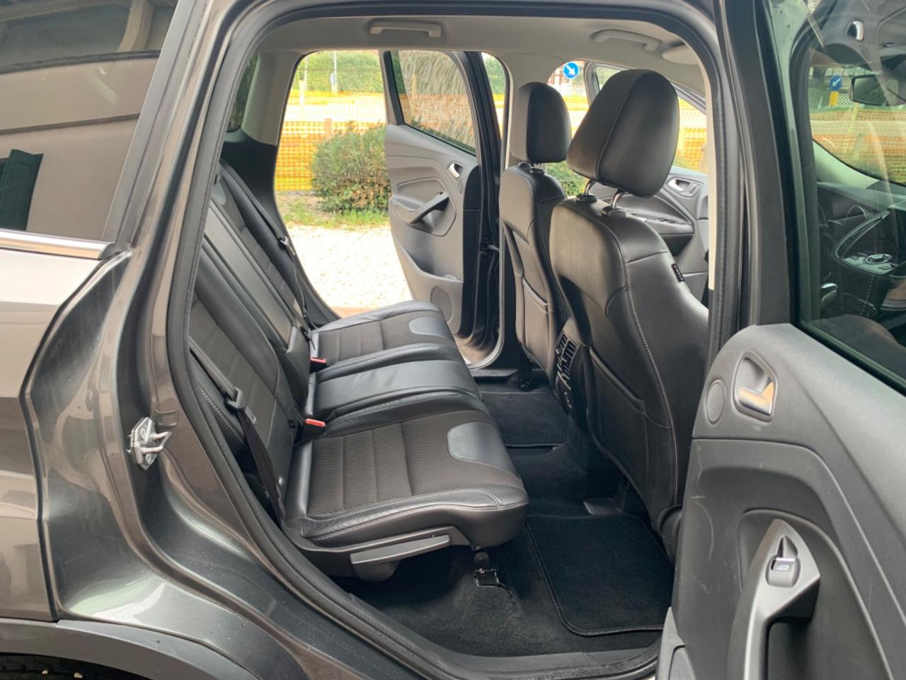 Ford Kuga 2.0 TDCI 150 CV S&S 4WD Powershift Titanium