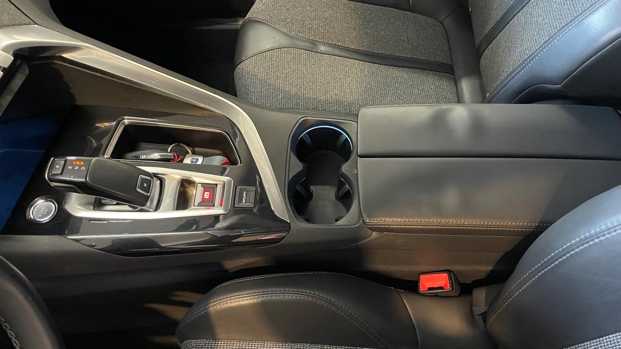 Peugeot 3008 BlueHDi 120 EAT6 S&S Allure