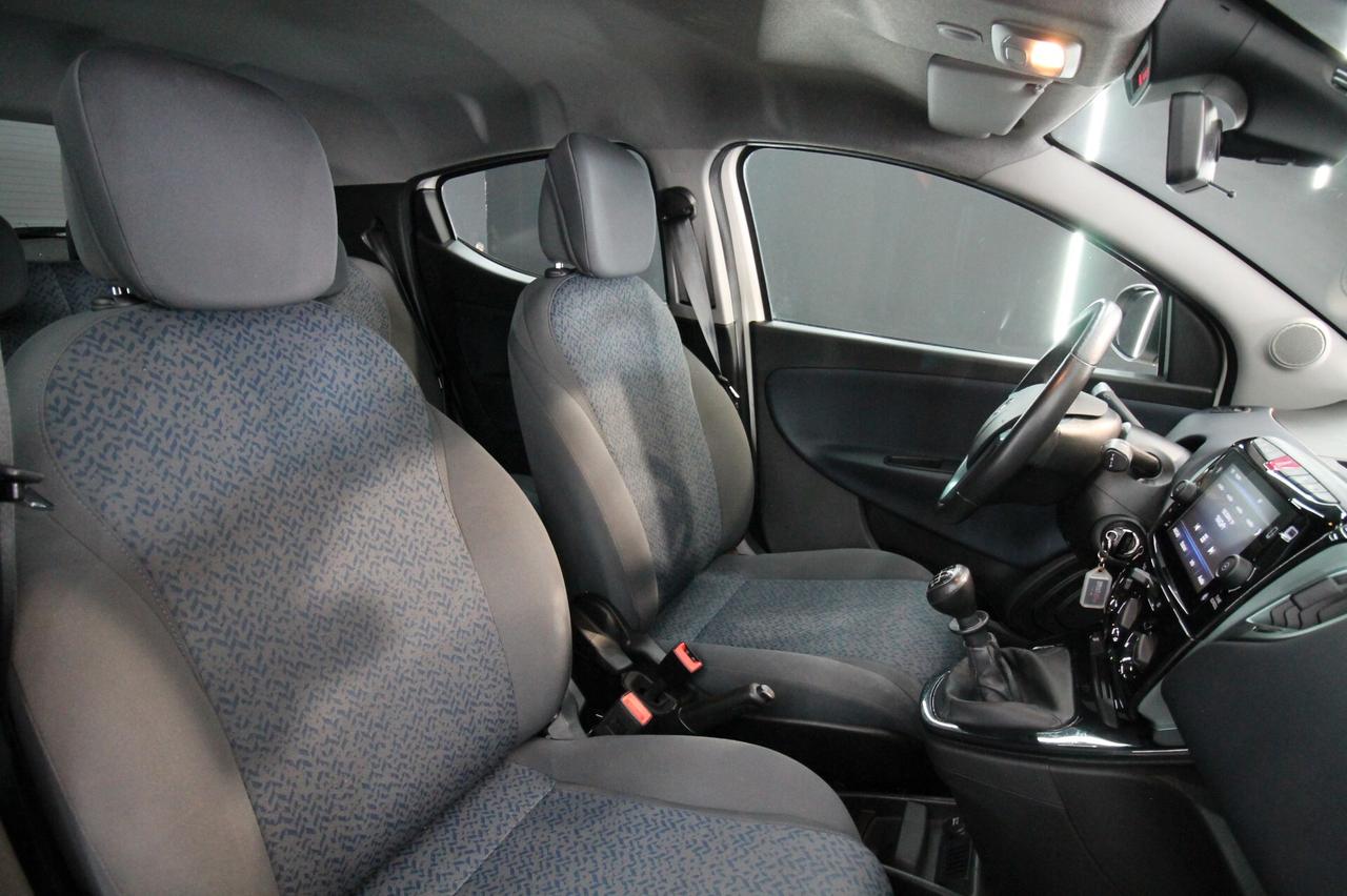 LANCIA YPSILON 1.0 70 CV HYBRID GOLD