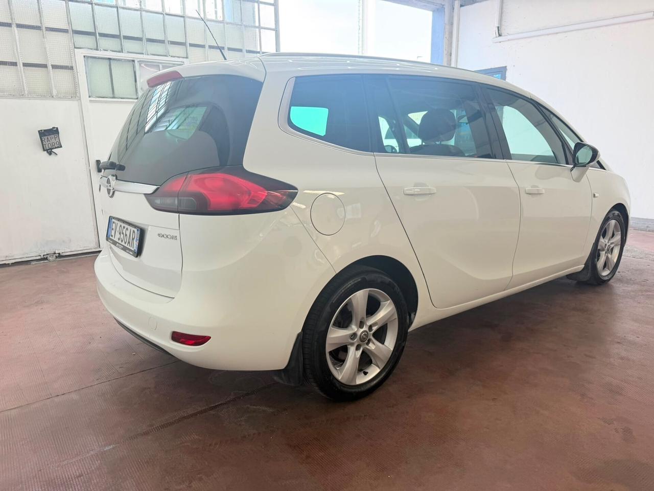 Opel Zafira Tourer 1.6 CDTi 7 POSTI