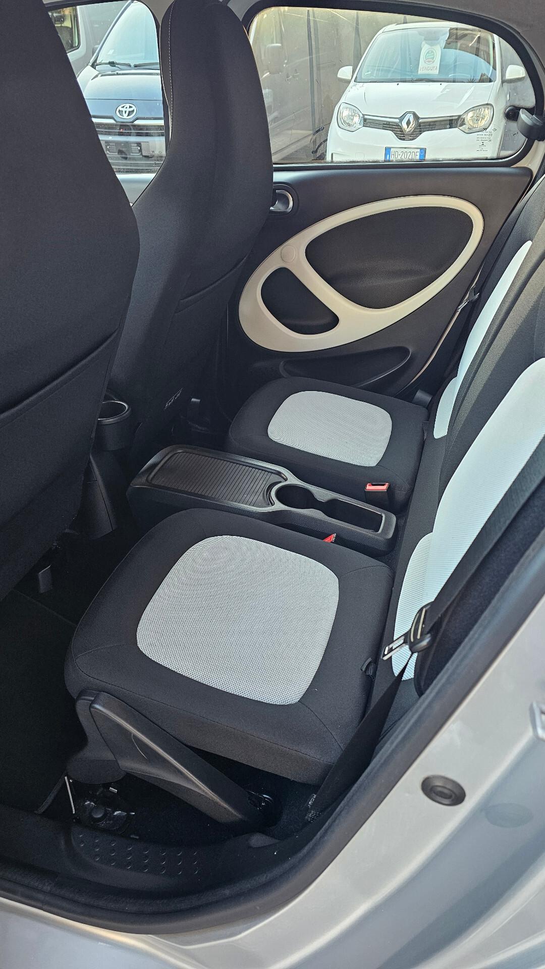 Smart Forfour 70 1.0 twinamic Passion NAV RETROCAM SENSORI CARVERTICAL OK