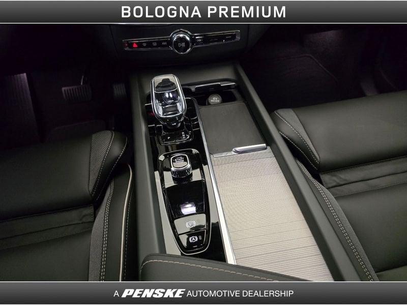 Volvo XC60 XC60 B5 AWD automatico Plus Dark