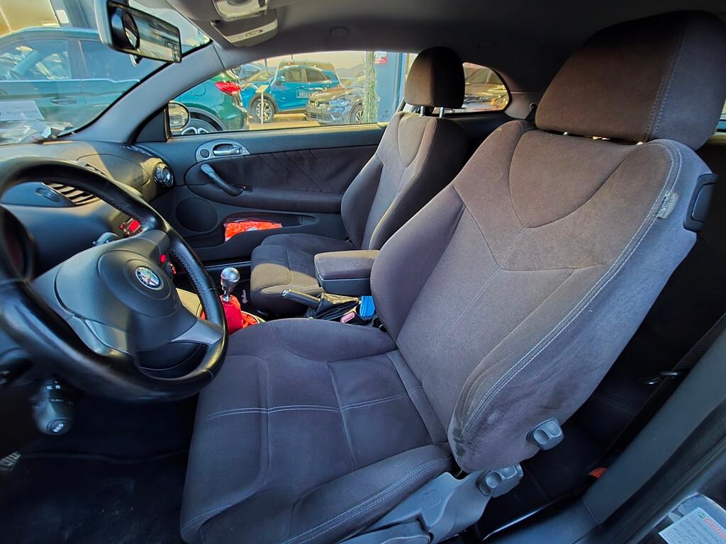 Alfa Romeo GT 1.9 JTDM 150CV Black Line DA COLLEZIONE