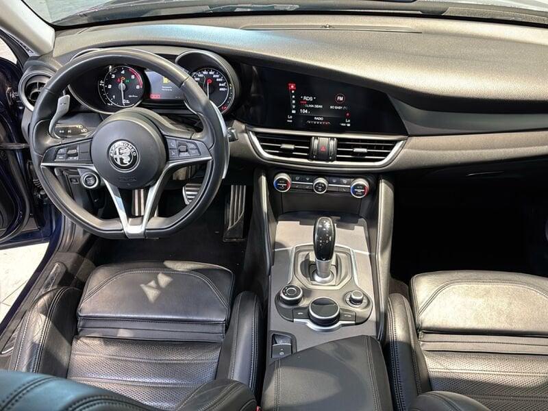 Alfa Romeo Giulia 2.2 Turbo AT8 210CV AWD Q4 Veloce