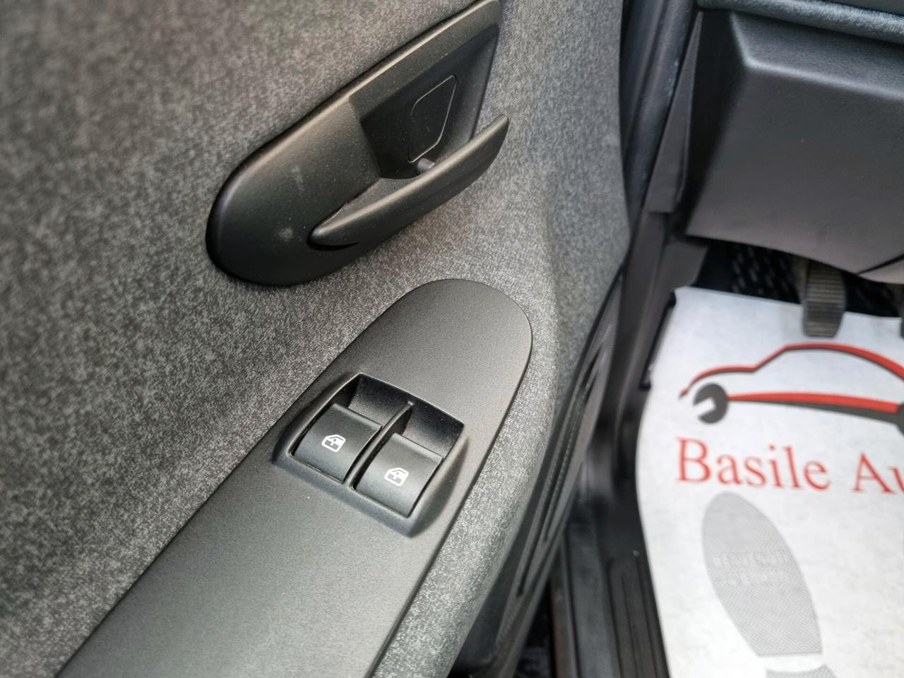 Lancia Ypsilon 1.0 FireFly 5 porte S&S Hybrid Silver