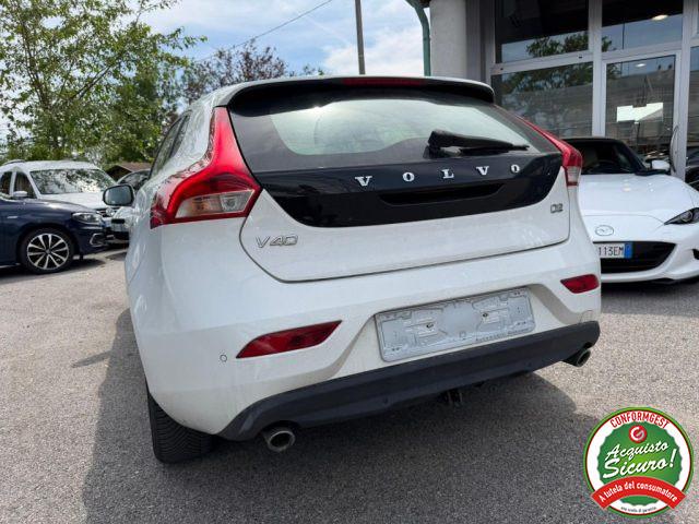 VOLVO V40 D2 Momentum Navi Led