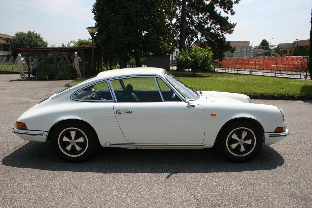 PORSCHE 911 T 2.4 coupe