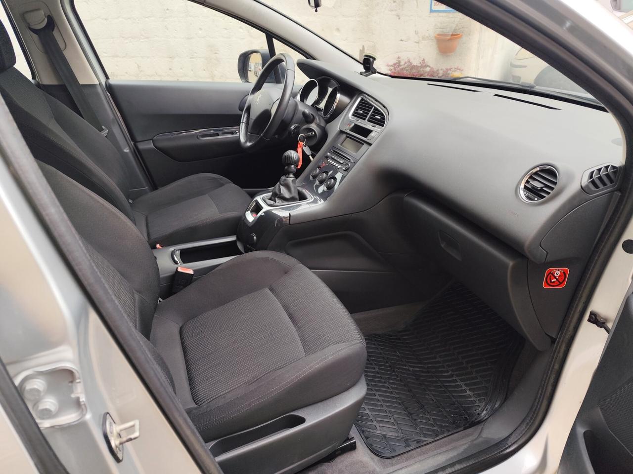 Peugeot 5008 1.6 HDi 112CV Family