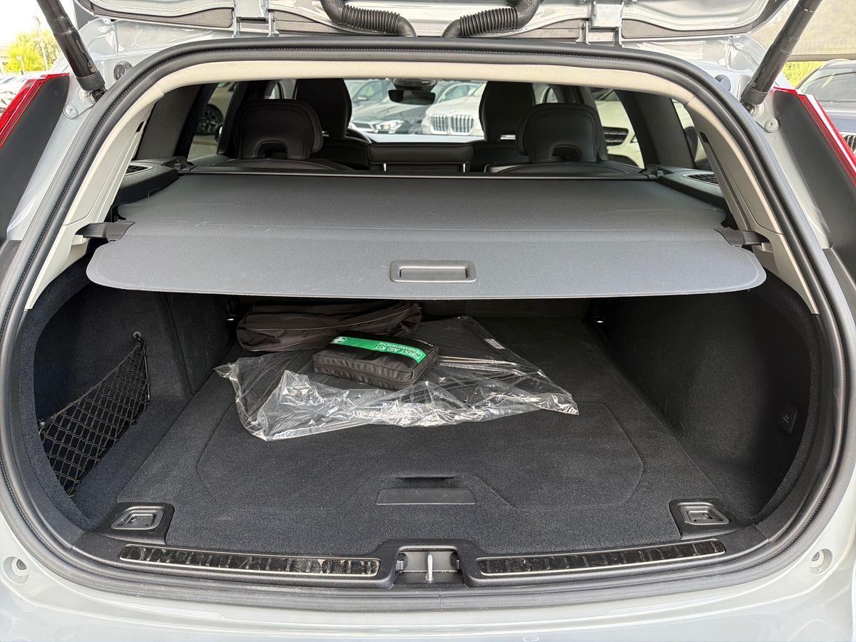 VOLVO V60 2.0 b4 Plus Dark auto