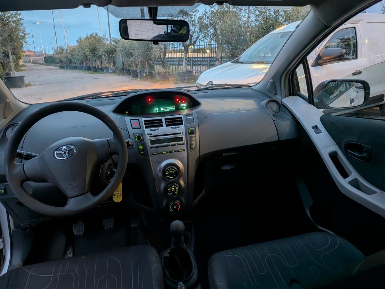 Toyota Yaris 1.0 3 porte Now